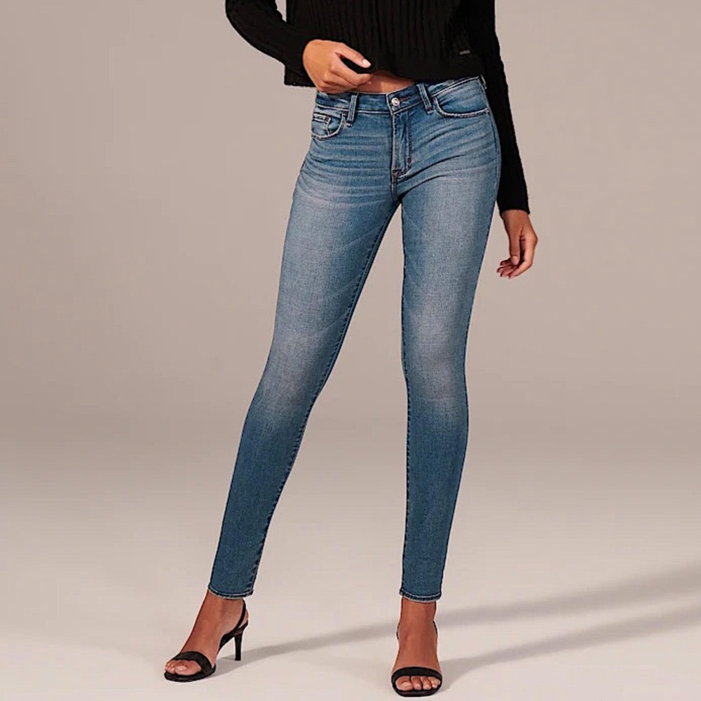 NWOT Abercrombie Mid Rise Super Skinny Jeans MEDIUM WASH BLUE - SIZE 27